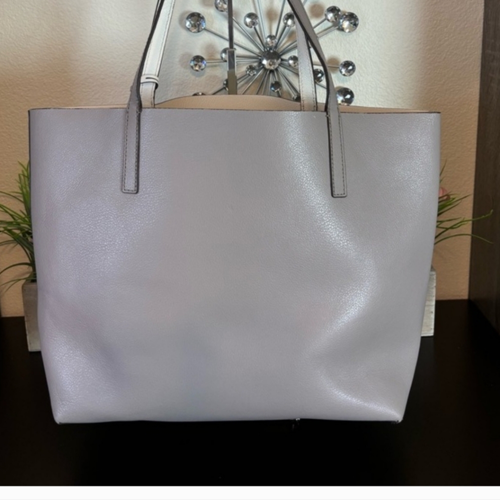Kate Spade tote with tastle H-10 Width-12.5 - Picture 2 of 11